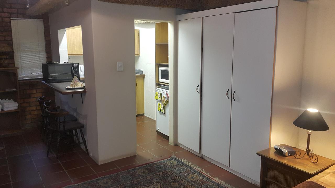 Albatross B&B Benoni Luaran gambar
