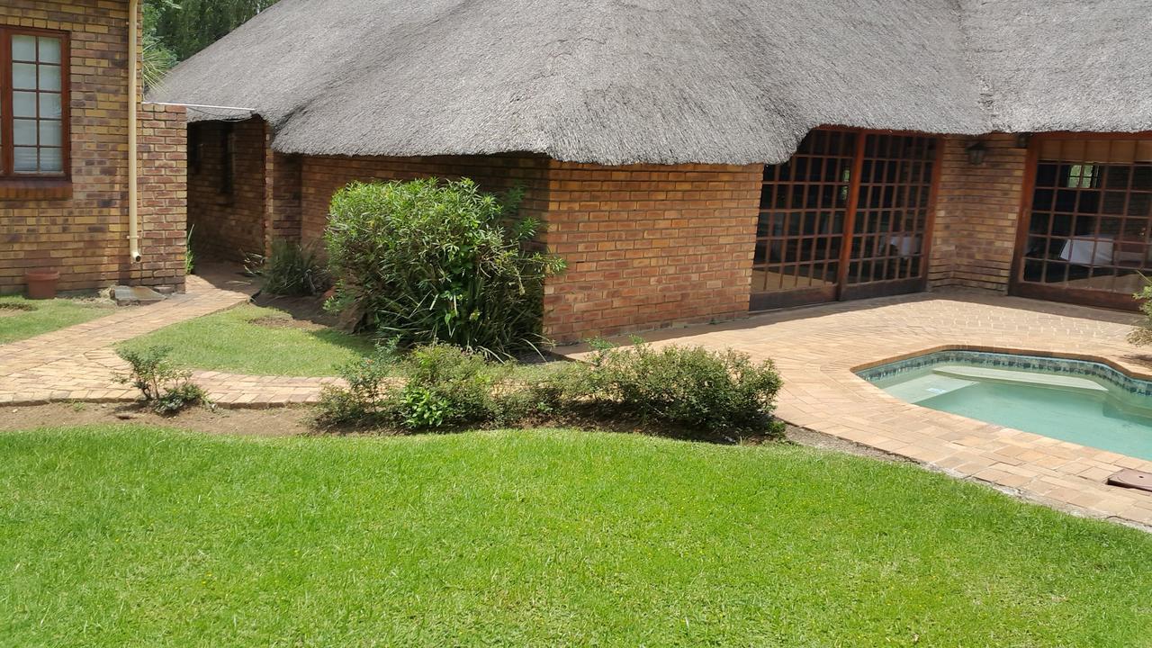 Albatross B&B Benoni Luaran gambar